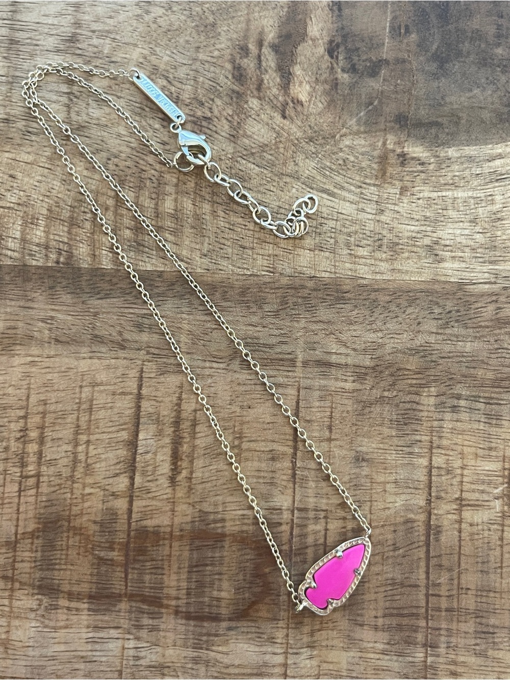 Kendra Scott neon pink necklace